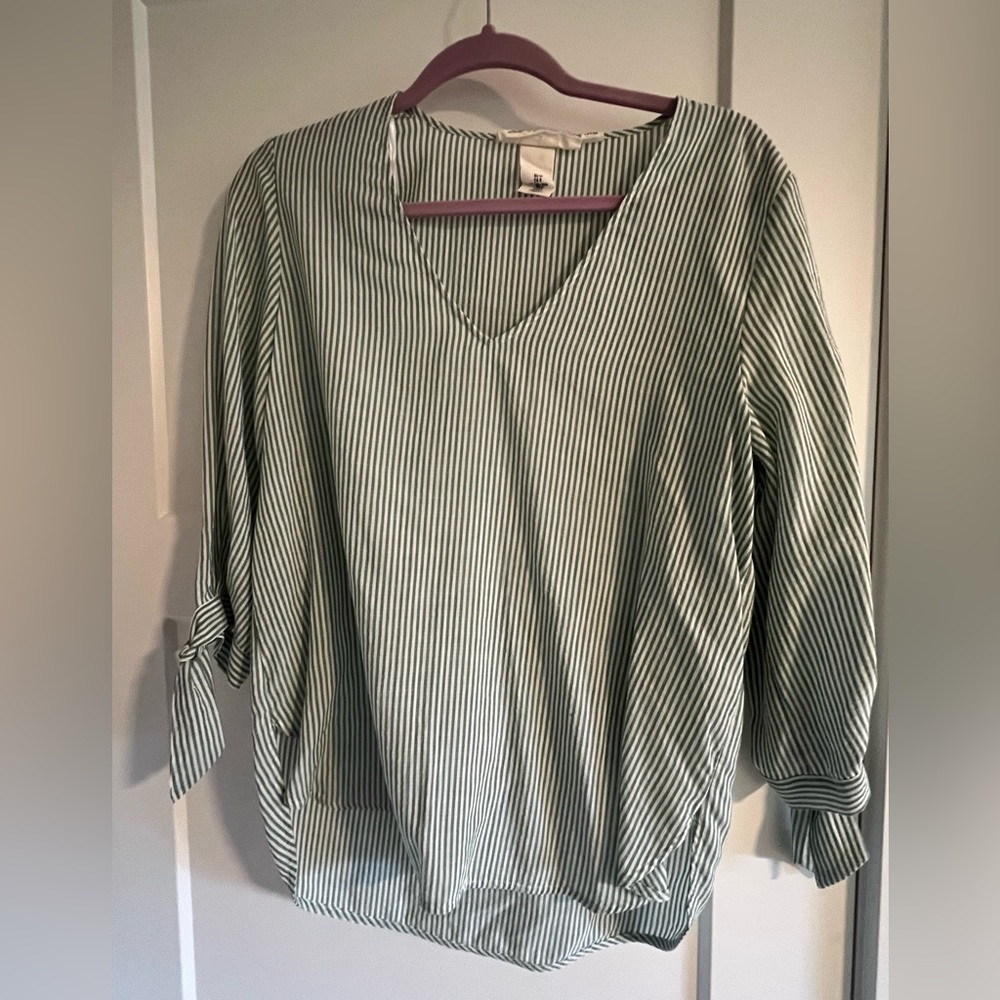 H&M Green Striped top